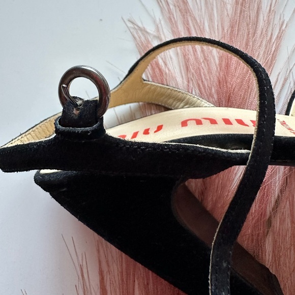 Vintage 90’s Miu Miu heels. Color: Black - Picture 14 of 14